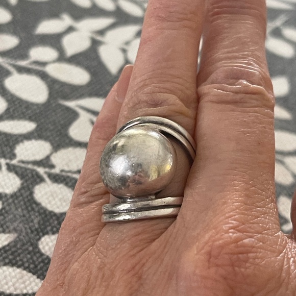 Modernist, Silver Dome ring, Size 5.5 - Picture 3 of 11